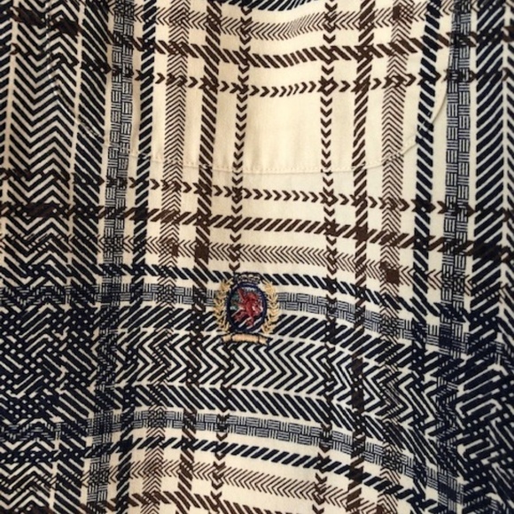 tommy Hilfiger Button-Down Shirt w/ Crest Logo - Picture 5 of 6